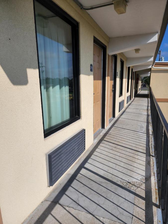 亨德森维尔 瑞兰克斯旅馆汽车旅馆 外观 照片